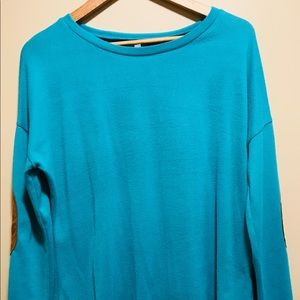 Ladies tunic by Yahada.